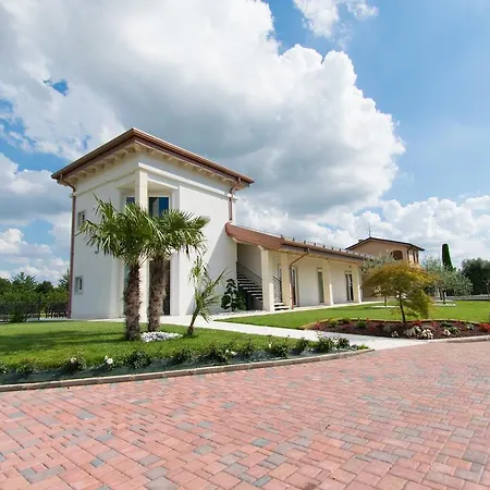 Alloggio per agriturismo La Torretta Pescantina